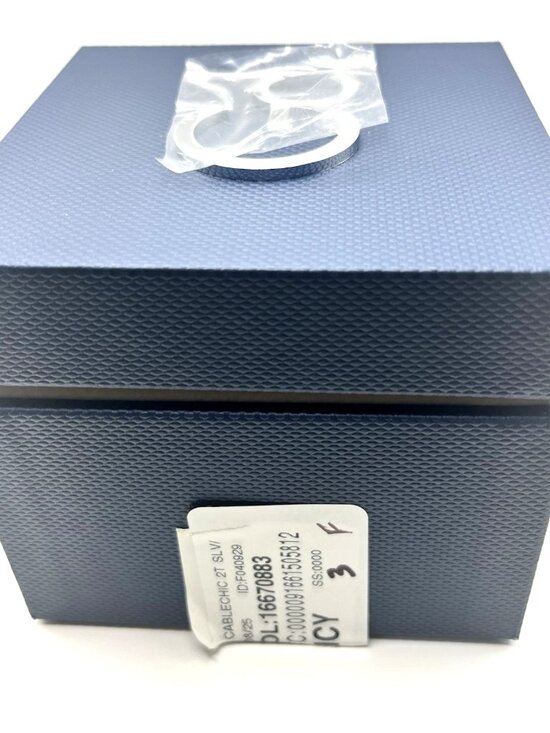GC Guess Collection Womens Swiss Two Tone Watch Mother of Pearl Dial New main image 4